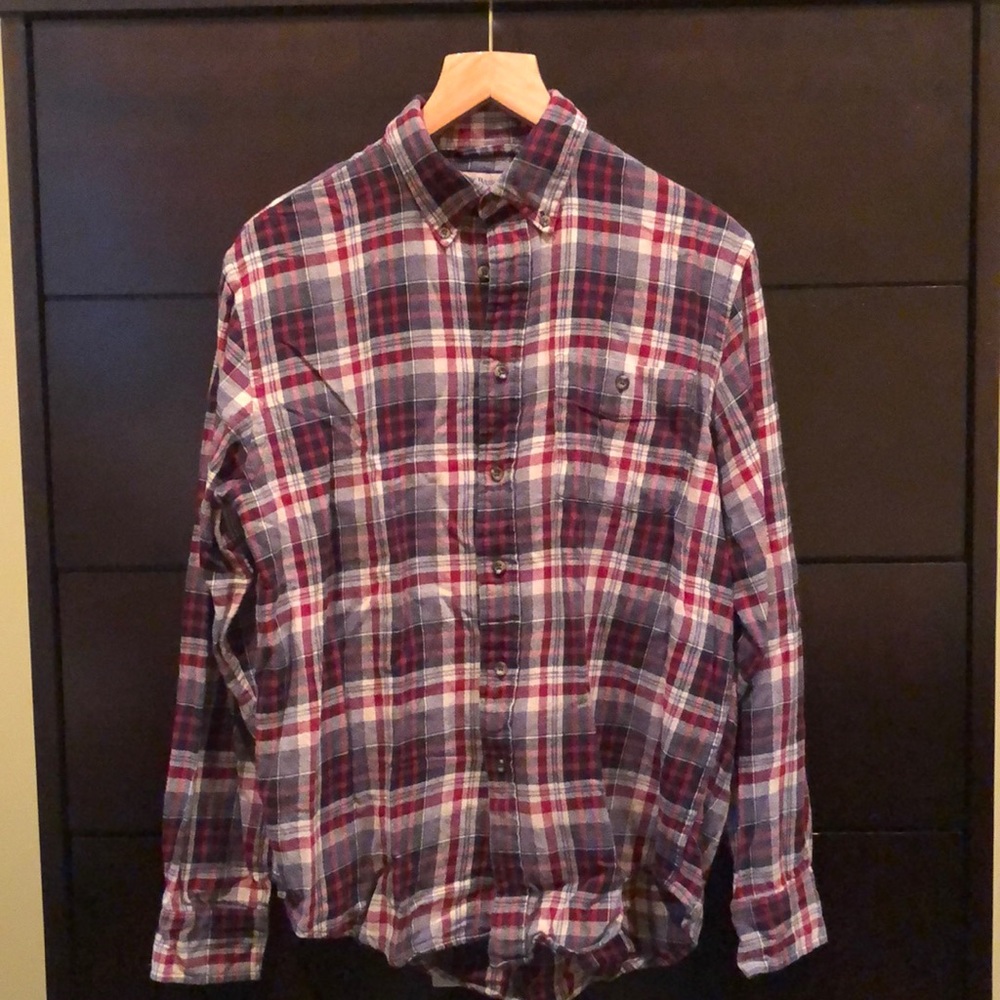 Men’s plaid long sleeve shirt